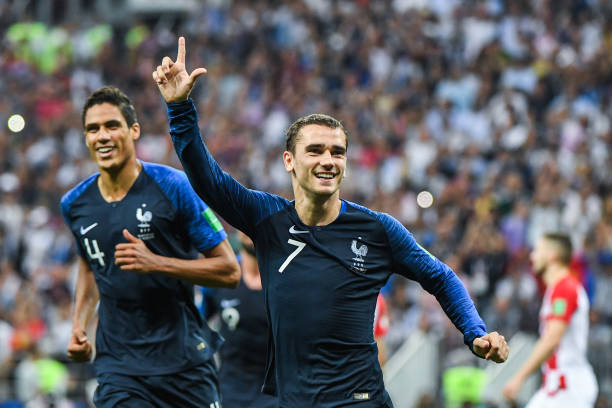 并根据他的 并根据他的