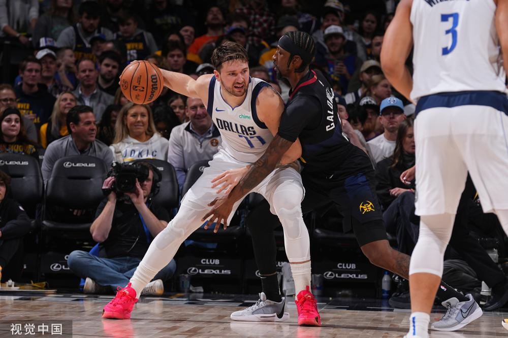 左侧有加纳 左侧有加纳